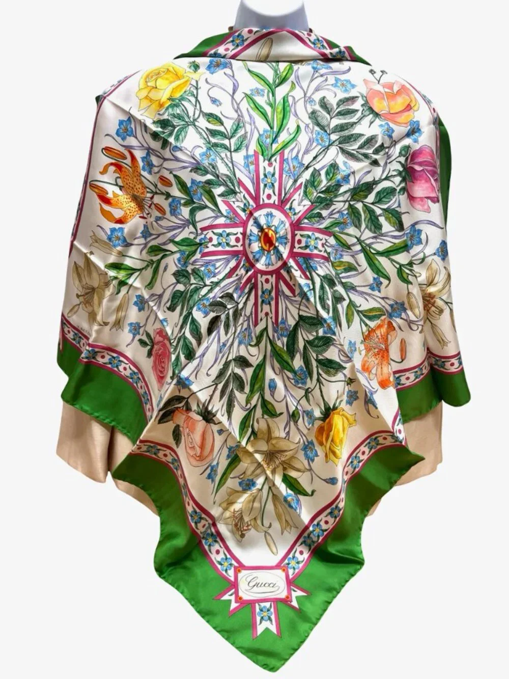 Beautiful Gucci V. ACCORNERO Floral Silk Satin Scarf  Green Beige Pink Flora (22